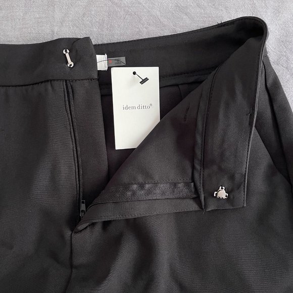 Mini Skort w/ Side Slant Pockets | Item Ditto - Picture 6 of 6